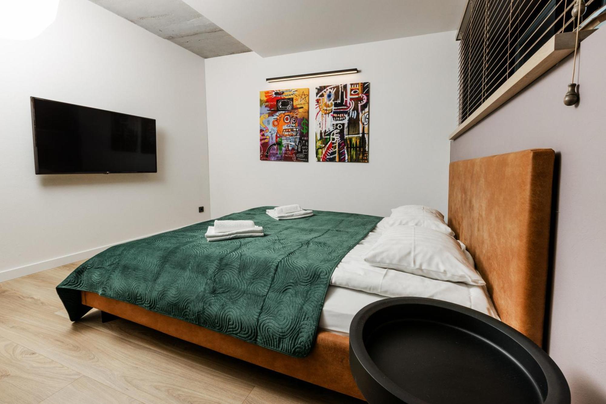 Stylish Apartment, Loft Number 7 With Office Space And Free Private Parking Kaunas Luaran gambar